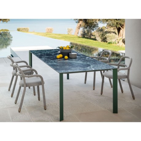 Akashi-trapezi-me-prasino-keramiko-eksoterikou-xorou