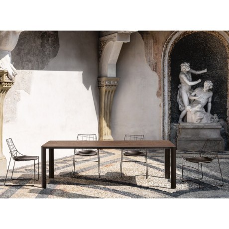 Kodo-outdoor-table