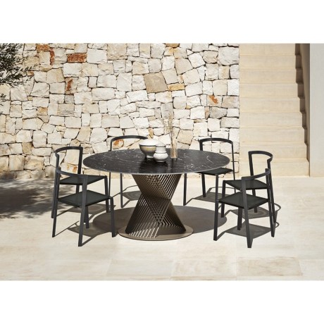 push-stroggilo-trapezi-eksoterikou-xorou-me-vasi-kai-keramiko-1740072748